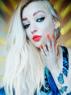 Millena Hot