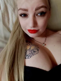 Millena Hot